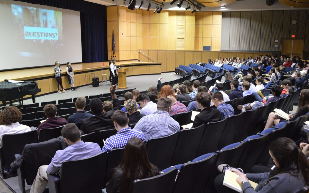 Participation in Government Students Propose Laws at Legislative Day