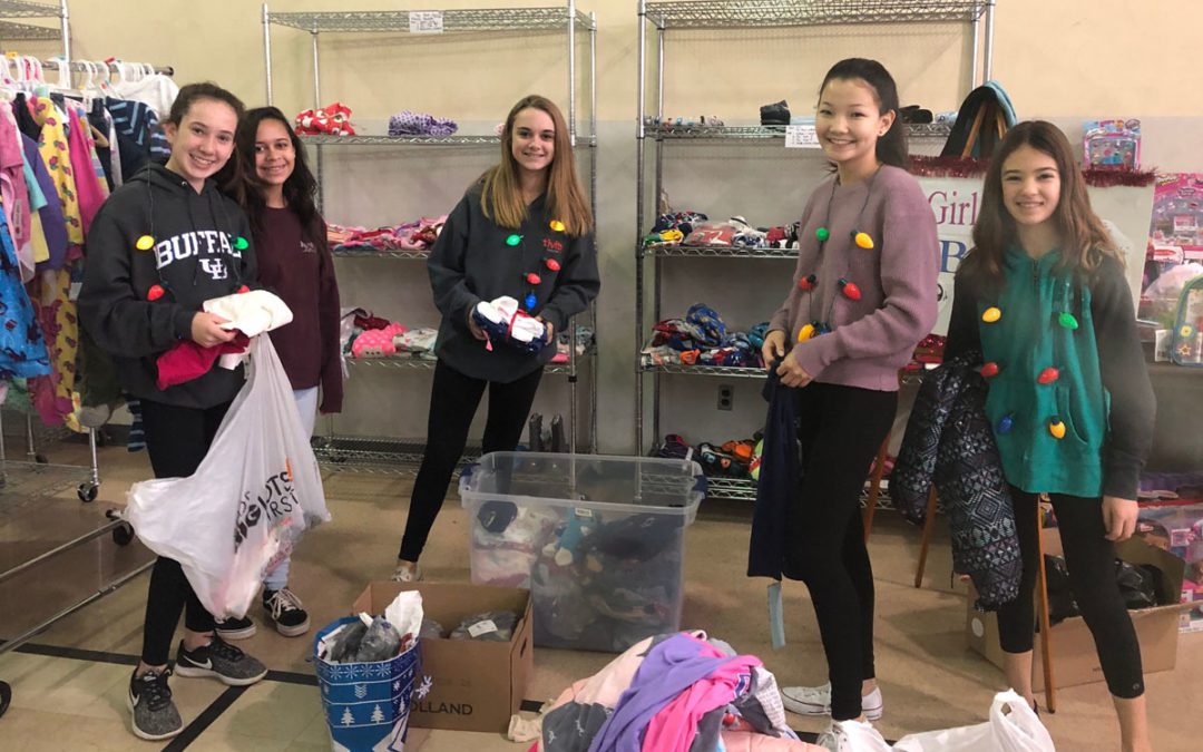 Students Set Up Free Christmas Store for Low-Income Families