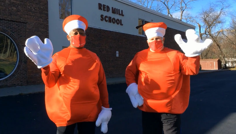 Video: Red Mill Great Apple Race