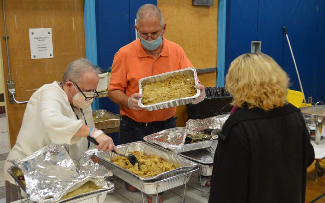 Goff Hosts Traditional Thanksgiving Feast