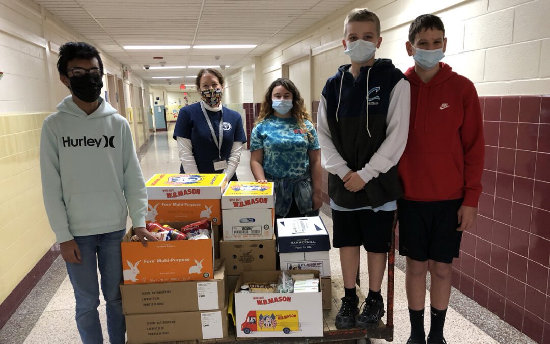 Goff Peer Leadership Donates Nearly 1,000 Items to Hope 7 Food Pantry