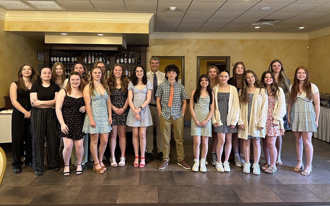 Columbia Inducts 18 Students Into German National Honor Society
