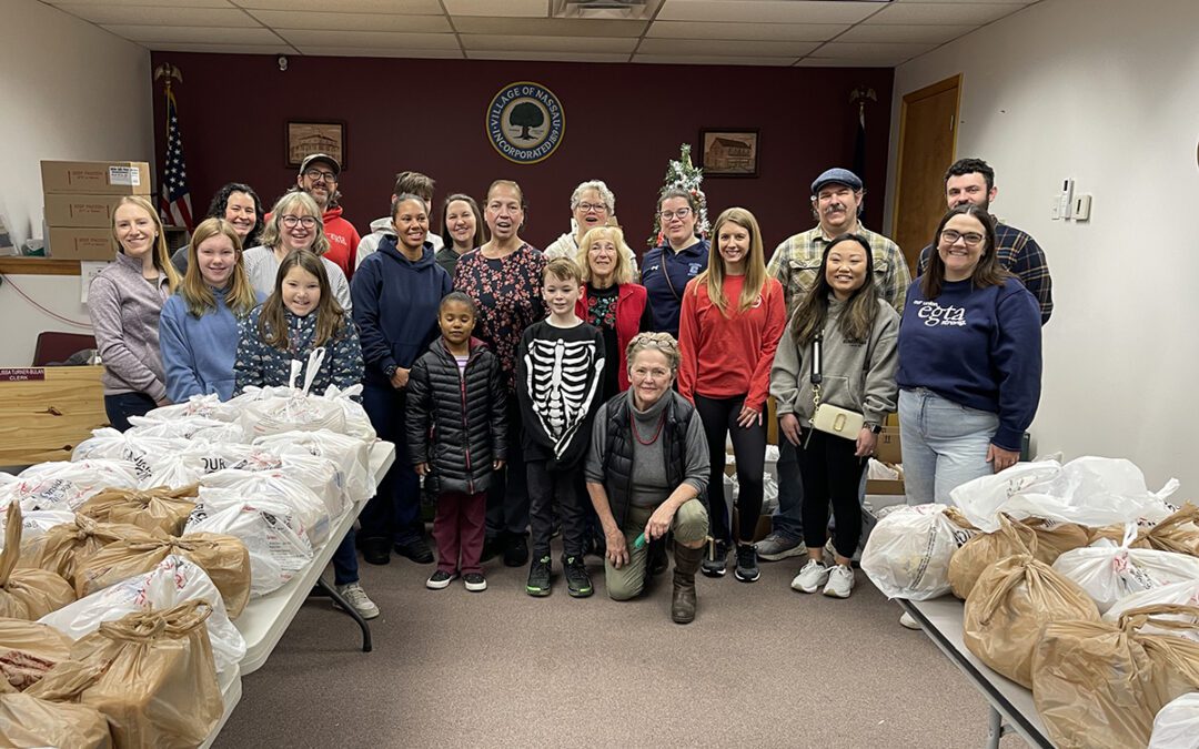 EGTA Volunteers at Nassau Resource Center to Provide Christmas Dinners
