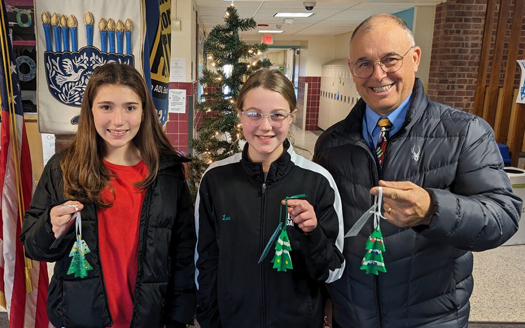 Goff Students Make Ornaments for Bus Drivers