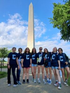 8th grade students in front of the Washington Monument in Washington, D.C.
